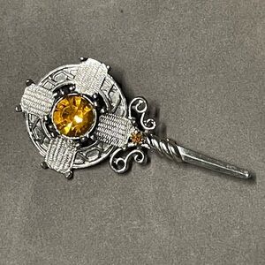 Vintage Exquisite Brand Scottish Sword Brooch Silver Tone Amber Colored Celtic